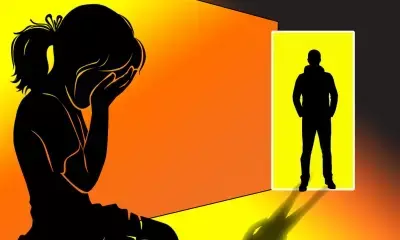 छात्रा से रेप कर वीडियो किया वायरल, आरोपी शिक्षक गिरफ्तार, बर्खास्तगी की तैयारी छात्रा से रेप कर वीडियो किया वायरल, आरोपी शिक्षक गिरफ्तार, बर्खास्तगी की तैयारी