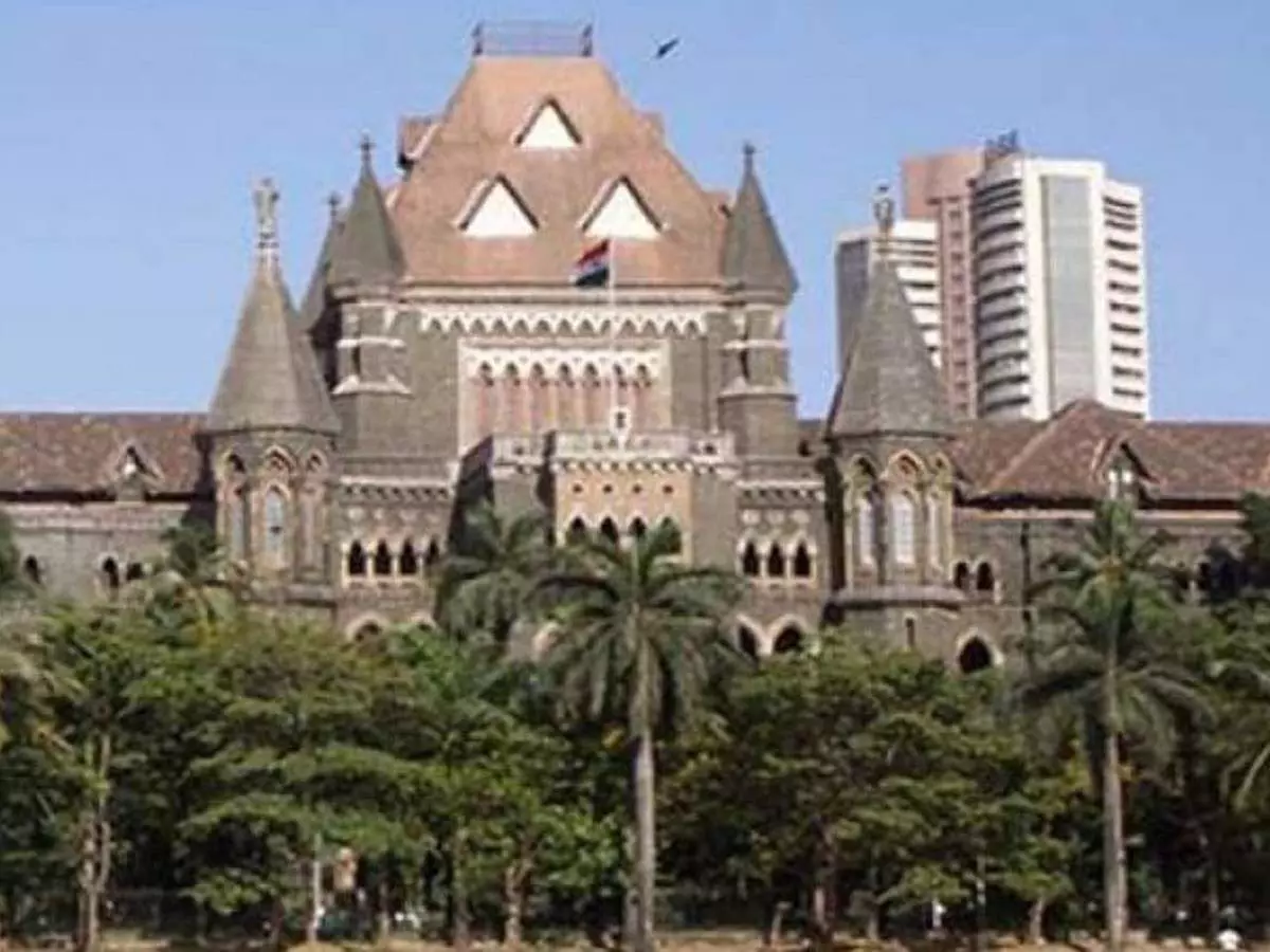 नाबालिग से प्यार की कीमत चुका रहा मासूम, हाईकोर्ट में पिता ने लगाई गुहार नाबालिग से प्यार की कीमत चुका रहा मासूम, हाईकोर्ट में पिता ने लगाई गुहार