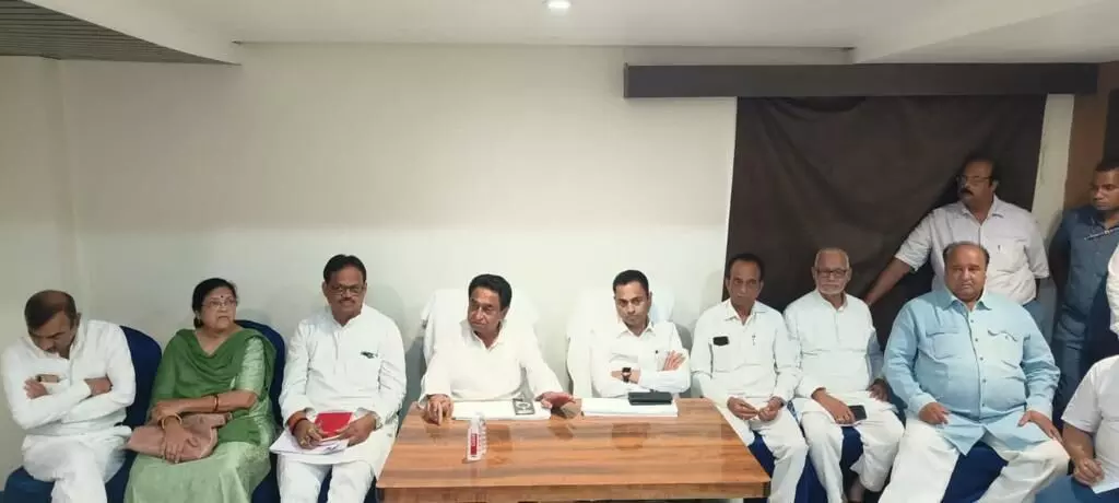 अठारह साल से आदिवासियों का अपमान कर रहे, अब पैर धोने पर भी नहीं मिलेगी माफी: नकुलनाथ अठारह साल से आदिवासियों का अपमान कर रहे, अब पैर धोने पर भी नहीं मिलेगी माफी: नकुलनाथ