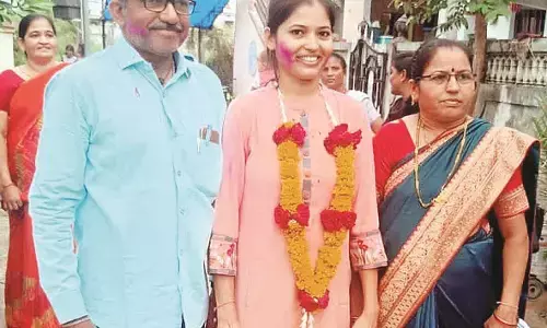 स्पर्धा परीक्षा की तैयारी करनेवाली लड़कियों के लिए प्रेरणा बनी चांदनी और प्रतिभा स्पर्धा परीक्षा की तैयारी करनेवाली लड़कियों के लिए प्रेरणा बनी चांदनी और प्रतिभा