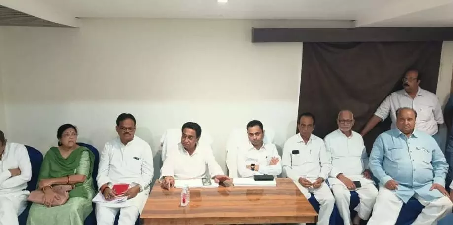 अठारह साल से आदिवासियों का अपमान कर रहे, अब पैर धोने पर भी नहीं मिलेगी माफी: नकुलनाथ अठारह साल से आदिवासियों का अपमान कर रहे, अब पैर धोने पर भी नहीं मिलेगी माफी: नकुलनाथ