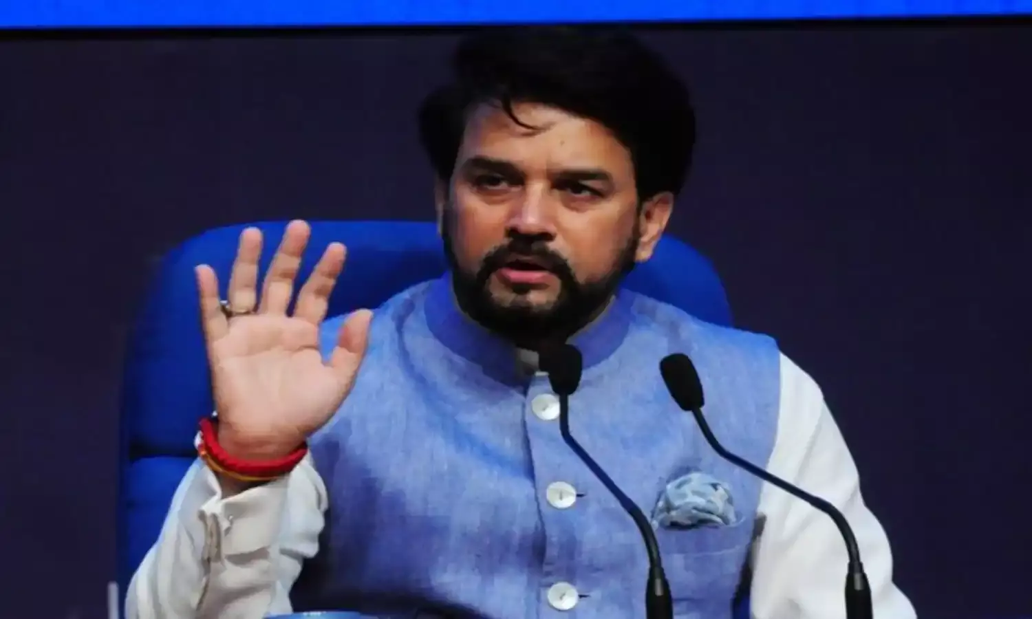 बंगाल में बम कल्चर को बढ़ावा दे रही हैं ममता बनर्जी, सैर-सपाटे पर निकले हैं राहुल गांधी - अनुराग ठाकुर