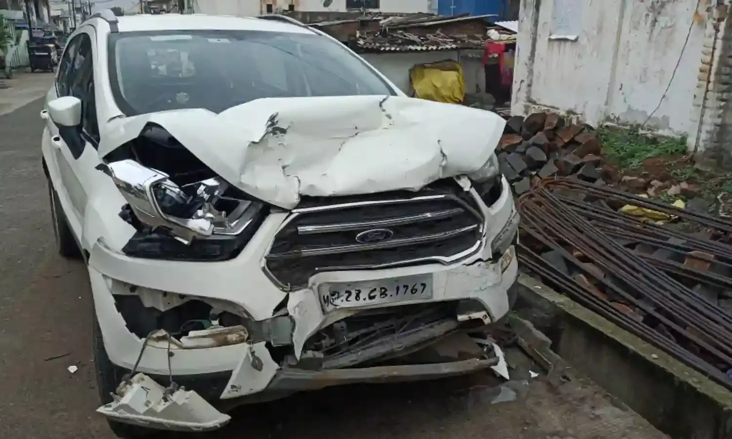 चलती कार में युवक को आया अटैक, मौत