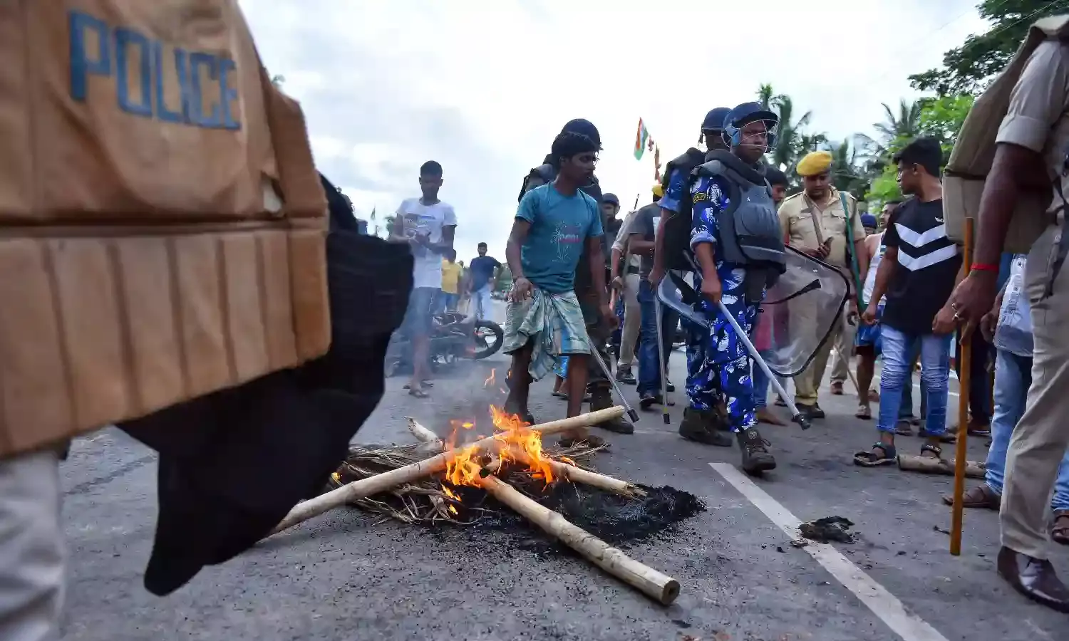 बंगाल पंचायत चुनाव : दोपहर 3 बजे तक 50.53 प्रतिशत मतदान, चुनावी हिंसा में 13 की मौत
