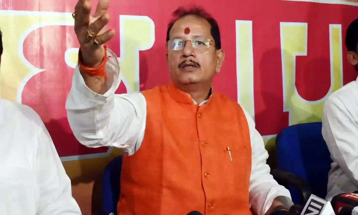 सत्ता सेवा के लिए, मेवा खाने के लिए नहीं : विजय सिन्हा