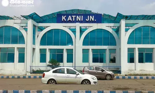 आदिवासी को मृत घोषित हड़पी जमीन, राजस्व विभाग पर मिलीभगत का आरोप