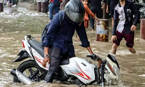 दिल्ली में 20 वर्षों बाद एक दिन में सबसे ज्‍यादा मॉनसूनी बारिश दर्ज, ऑरेंज अलर्ट जारी 
