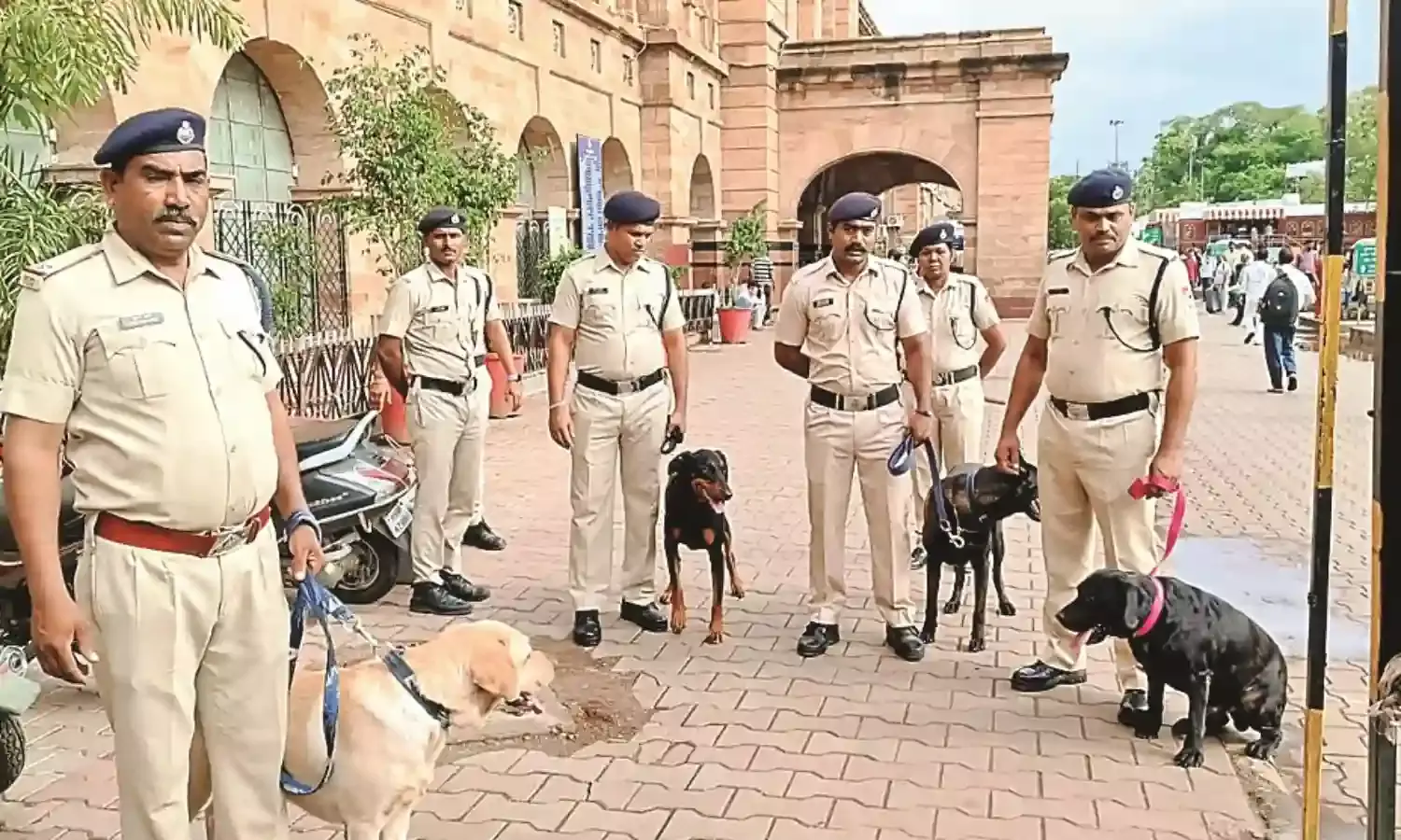 मॉकड्रिल : डीजी ऑफिस ने रेलवे स्टेशन पर टटोली सुरक्षा की नब्ज