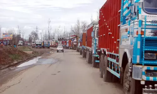 जम्मू-श्रीनगर हाई-वे लगातार दूसरे दिन बंद