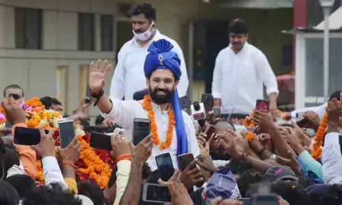 लोक जनशक्ति पार्टी में अब चिराग पासवान ही सर्वेसर्वा लोक जनशक्ति पार्टी में अब चिराग पासवान ही सर्वेसर्वा