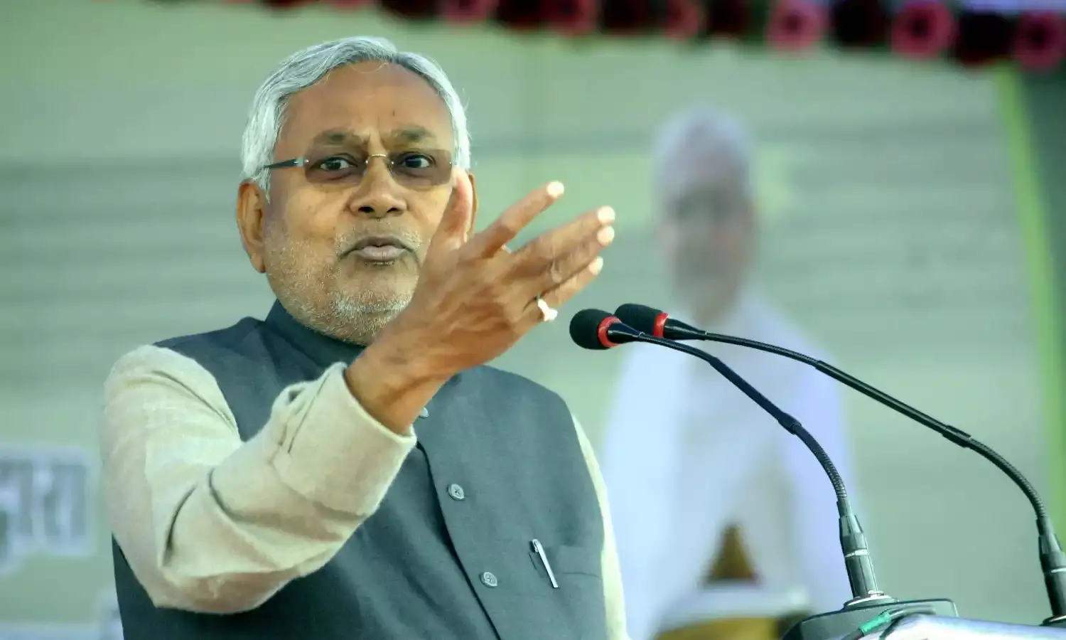 बिहार में शिक्षक बनाएंगे ऑनलाइन हाजरी,  व्हाट्सएप चैटिंग पर भी रोक