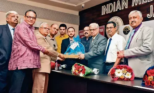 आईएमए में आयोजित हुआ विधिक सहायता शिविर, जस्टिस तन्खा मेमोरियल से सम्मानित हुए जस्टिस धर्माधिकारी आईएमए में आयोजित हुआ विधिक सहायता शिविर, जस्टिस तन्खा मेमोरियल से सम्मानित हुए जस्टिस धर्माधिकारी
