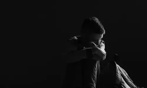 पिता ने बातचीत बंद की, तो बेटे ने लगा ली फांसी पिता ने बातचीत बंद की, तो बेटे ने लगा ली फांसी