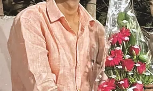 प्रोफेसर ने लगाई फांसी - जीएस कॉलेज प्रबंधन पर प्रताड़ना का लगाया आरोप प्रोफेसर ने लगाई फांसी - जीएस कॉलेज प्रबंधन पर प्रताड़ना का लगाया आरोप