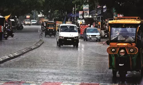 दिन में उमस, शाम में बारिश और रात को ठंडी हवा दिन में उमस, शाम में बारिश और रात को ठंडी हवा