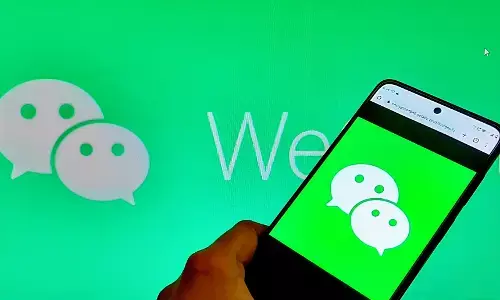 एप्पल ने चीन के वीचैट मैसेजिंग ऐप पर स्टोर किया लॉन्च  एप्पल ने चीन के वीचैट मैसेजिंग ऐप पर स्टोर किया लॉन्च