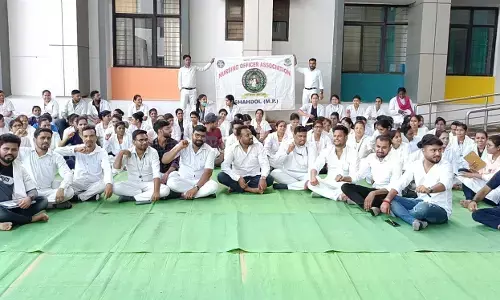 दवा का कितना देना है डोज यह पूछने इंजार्च सिस्टर को तलाशती रहीं निजी नर्सिंग कॉलेजों की ट्रेनी नर्सें दवा का कितना देना है डोज यह पूछने इंजार्च सिस्टर को तलाशती रहीं निजी नर्सिंग कॉलेजों की ट्रेनी नर्सें