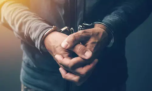 सस्ते दाम में प्लॉट बेचने का लालच देने वाला गिरफ्तार सस्ते दाम में प्लॉट बेचने का लालच देने वाला गिरफ्तार