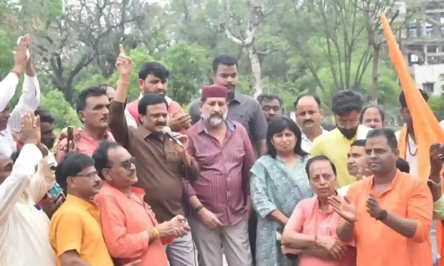 मध्य प्रदेश: पुजारी भगवान तक पहुंचने की सीढ़ी है, उनसे भी छल कपट किया शिवराज ने - सज्जन सिंह वर्मा
