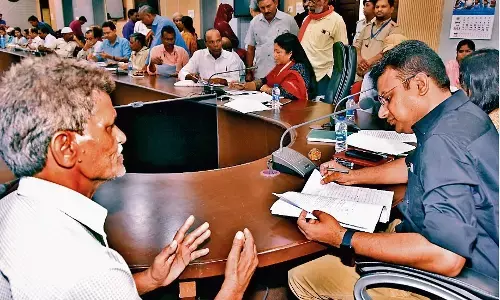 जनसुनवाई : भेड़ाघाट नगर परिषद के पार्षदों ने अध्यक्ष और सीएमओ पर लगाए गबन के गंभीर आरोप, जाँच कराने की माँग