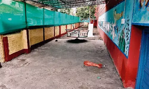 राइट टाउन क्षेत्र में अतिक्रमण, पक्के नाले पर कर लिया कब्जा, ननि अधिकारी बेखबर