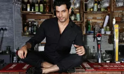 रोमांटिक ट्रैक बारिशों में नजर आएंगे शरद मल्होत्रा और आकांक्षा पुरी