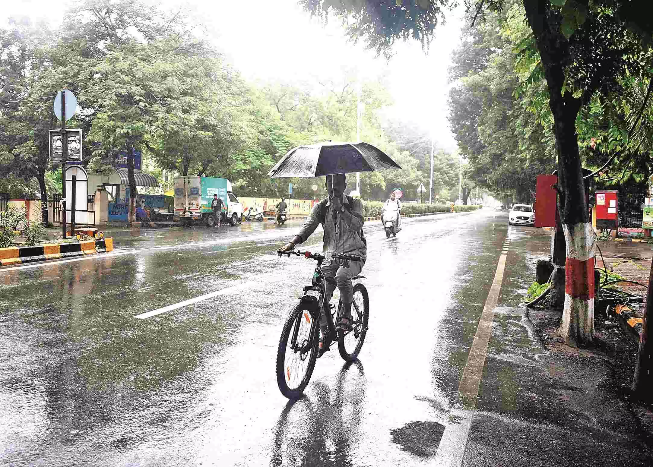 मौसम हुआ सुहाना - बूंदाबांदी होने की संभावना, जारी रहेगा बारिश का यलो अलर्ट मौसम हुआ सुहाना - बूंदाबांदी होने की संभावना, जारी रहेगा बारिश का यलो अलर्ट