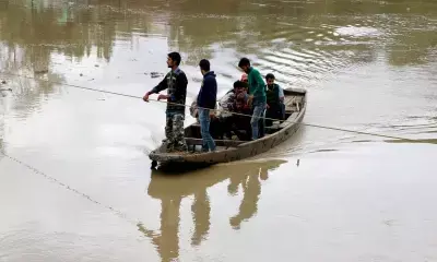 यूपी में कई नदियों का जलस्तर बढ़ा, अधिकारी हाई अलर्ट पर यूपी में कई नदियों का जलस्तर बढ़ा, अधिकारी हाई अलर्ट पर
