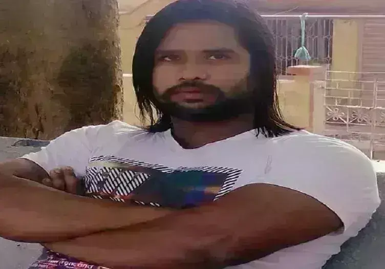 सोशल मीडिया पर ऐलान के बाद कारोबारी की हत्या, अब नेक्स्ट टारगेट को धमकी सोशल मीडिया पर ऐलान के बाद कारोबारी की हत्या, अब नेक्स्ट टारगेट को धमकी