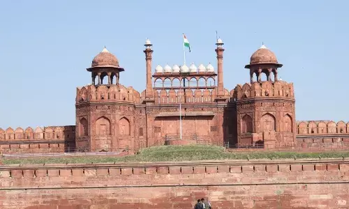सैलानियों के लिए बंद किया गया लाल किला