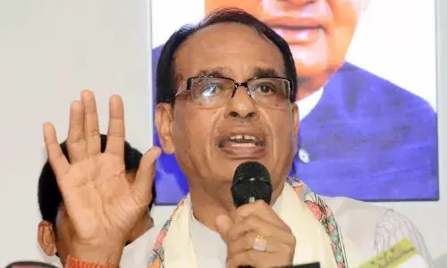 मप्र की पटवारी भर्ती में गड़बड़ी के आरोपों के बीच शिवराज ने नियुक्तियों पर लगाई रोक