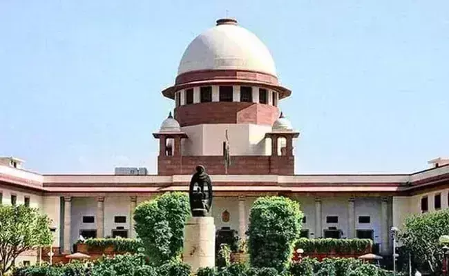 सुप्रीम कोर्ट ने विधायकों की अयोग्यता के मामले में विधानसभा अध्यक्ष   को नोटिस जारी किया