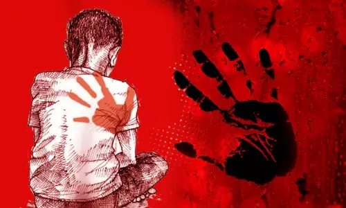कर्नाटक: नाबालिग लड़की ने पिता के खिलाफ जबरन शादी कराने की शिकायत दर्ज कराई कर्नाटक: नाबालिग लड़की ने पिता के खिलाफ जबरन शादी कराने की शिकायत दर्ज कराई