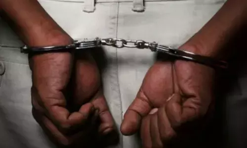 गुरुग्राम में मानव तस्करी, वेश्यावृत्ति के आरोप में बांग्लादेशी नागरिक गिरफ्तार गुरुग्राम में मानव तस्करी, वेश्यावृत्ति के आरोप में बांग्लादेशी नागरिक गिरफ्तार