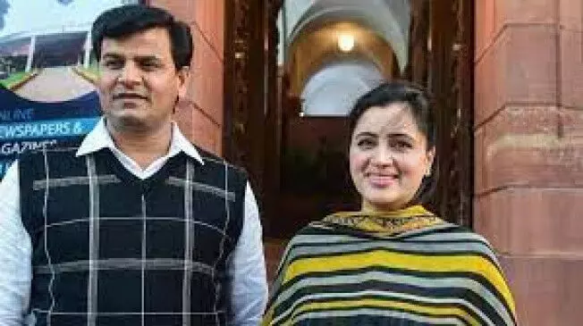 राणा दंपति विशेष अदालत में नहीं हो सके पेश, वकील ने ट्रैफिक में फंसे होने का दिया हवाला राणा दंपति विशेष अदालत में नहीं हो सके पेश, वकील ने ट्रैफिक में फंसे होने का दिया हवाला