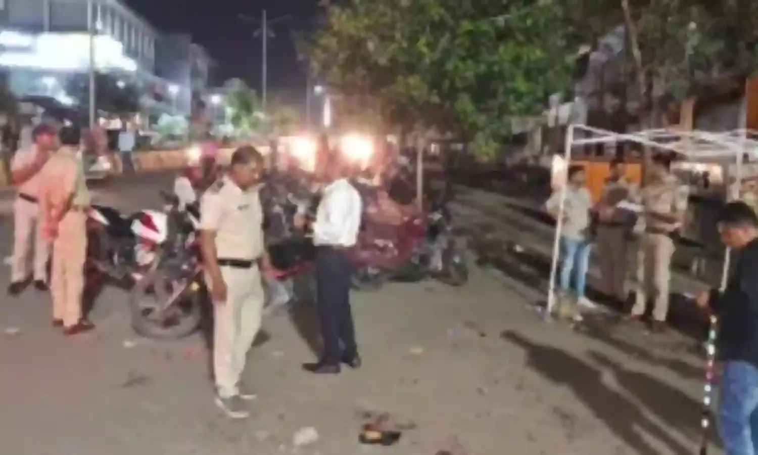 धारदार हथियार से हमला कर युवक की हत्या, 2 नाबालिग सहित 6 गिरफ्तार