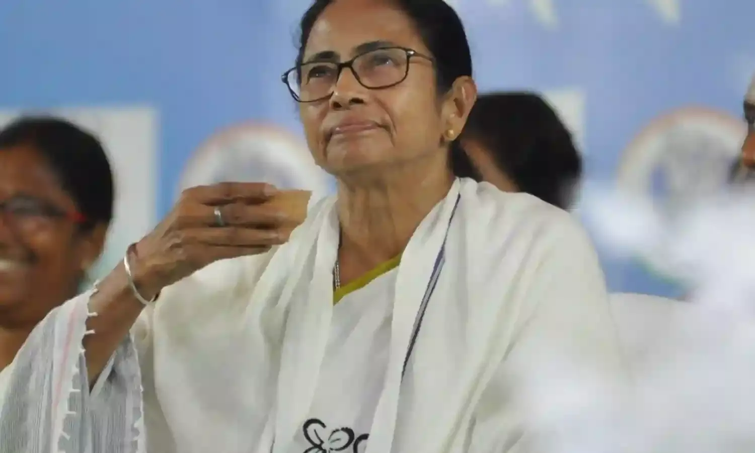 विपक्ष की बैठक में मौजूद रहने की पुष्टि के बावजूद ममता बनर्जी के रात्रिभोज में शामिल होने की संभावना नहीं