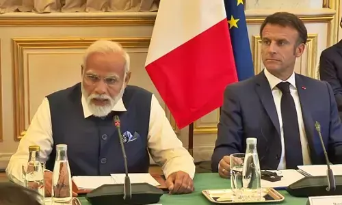 पीएम मोदी ने फ्रांसीसी राष्ट्रपति के साथ की प्रतिनिधिमंडल स्तर की वार्ता पीएम मोदी ने फ्रांसीसी राष्ट्रपति के साथ की प्रतिनिधिमंडल स्तर की वार्ता