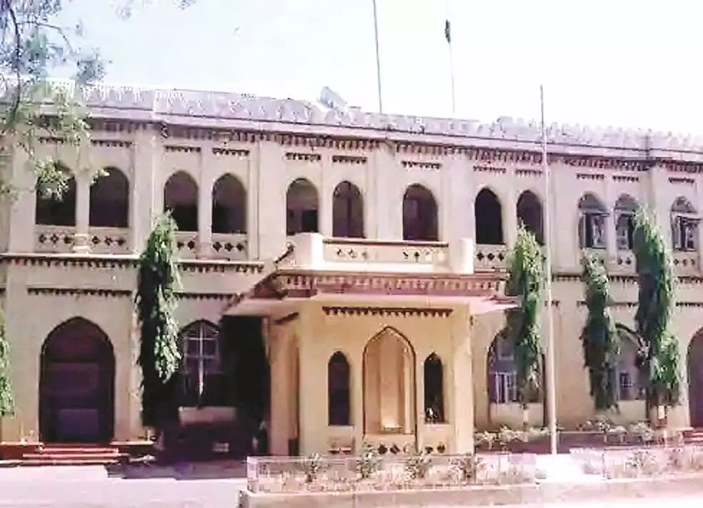 आपले सरकार सेवा केंद्र - राजनीतिक दखल बढ़ने से जिला प्रशासन ने रातों-रात वेबसाइट से हटाई सूची आपले सरकार सेवा केंद्र - राजनीतिक दखल बढ़ने से जिला प्रशासन ने रातों-रात वेबसाइट से हटाई सूची