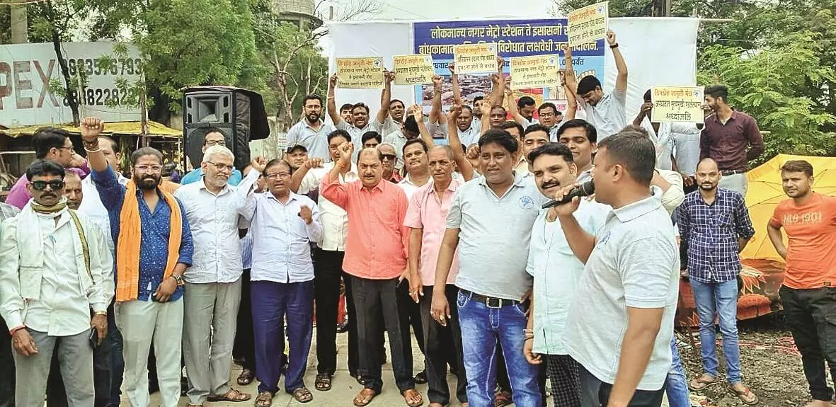 सड़क चौड़ाईकरण के लिए अतिक्रमण हटाएं - किया गया आंदोलन सड़क चौड़ाईकरण के लिए अतिक्रमण हटाएं - किया गया आंदोलन