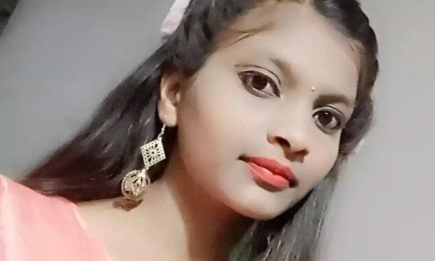 पानी के तेज बहाव में बह गई छात्रा, सहेली तैरकर निकली