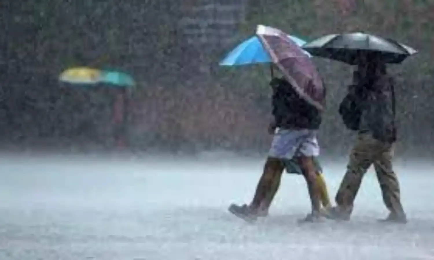 उमस से राहत, दोपहर बाद से बरसे बदरा