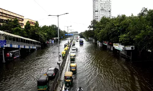 यमुना का जलस्तर 205.91 मीटर पर, कई इलाकों में अब भी भरा पानी यमुना का जलस्तर 205.91 मीटर पर, कई इलाकों में अब भी भरा पानी