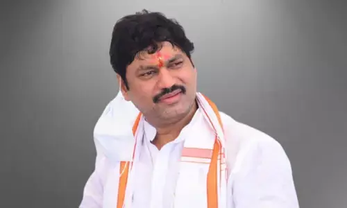 अभिनेता एक महीने तक टमाटर नहीं खाएंगे तो कोई फर्क नहीं पड़ेगा- कृषि मंत्री