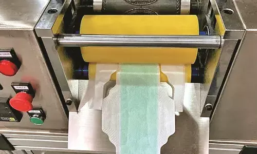 शो पीस बने सैनिटरी नैपकिन वेंडिंग मशीन शो पीस बने सैनिटरी नैपकिन वेंडिंग मशीन