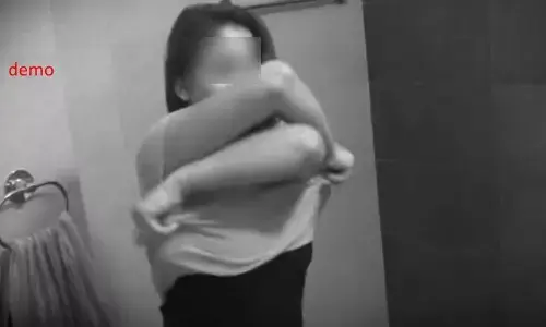 नहा रही महिला डॉक्टर का वीडियो बनाने का प्रयास नहा रही महिला डॉक्टर का वीडियो बनाने का प्रयास