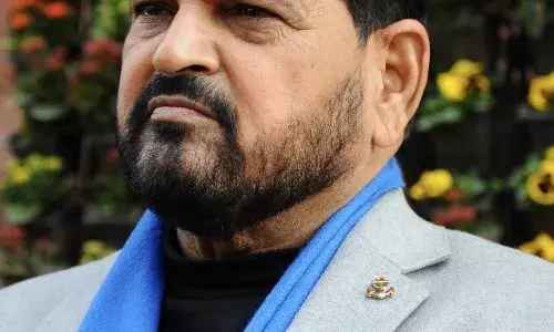 बृज भूषण ने इलाज का खर्च उठाने के एवज में यौन संबंध बनाने को कहा था : चार्जशीट