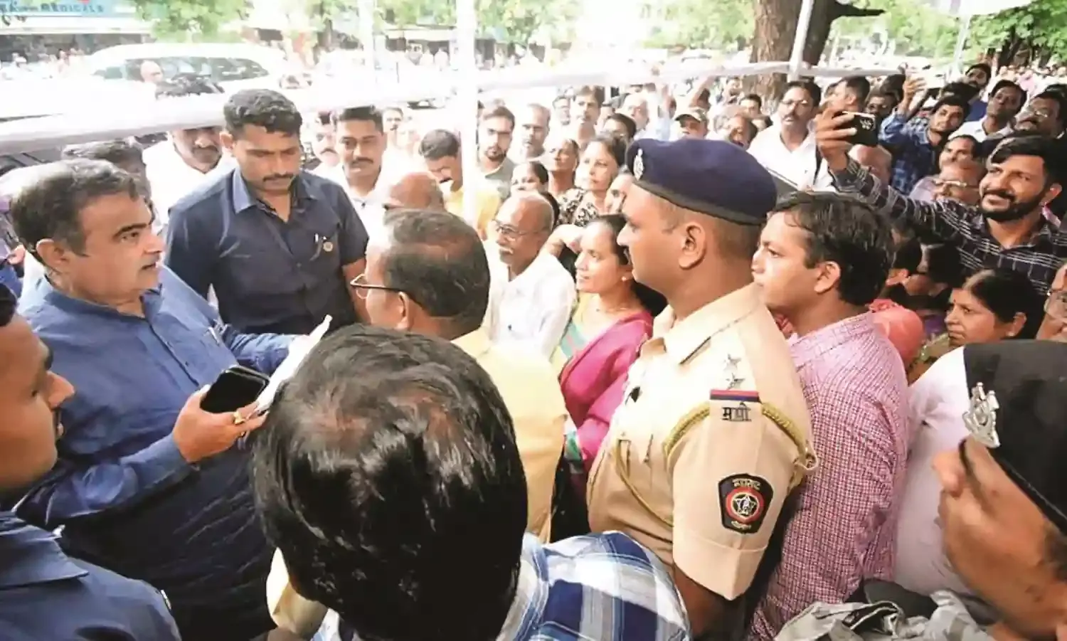 नितीन गडकरी ने साधा नागरिकों से संवाद