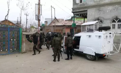 जम्मू-कश्मीर में एलओसी पर घुसपैठ की कोशिश नाकाम जम्मू-कश्मीर में एलओसी पर घुसपैठ की कोशिश नाकाम