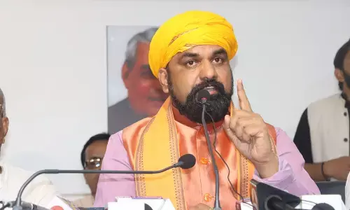 बिहार भाजपा के सम्राट ने लालू को बताया गारंटर, कहा- इनके बिना नीतीश का कोई रोल नहीं बिहार भाजपा के सम्राट ने लालू को बताया गारंटर, कहा- इनके बिना नीतीश का कोई रोल नहीं